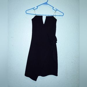 black sleeveless dress